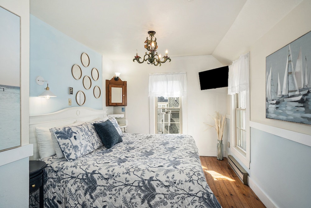 Room (Low)