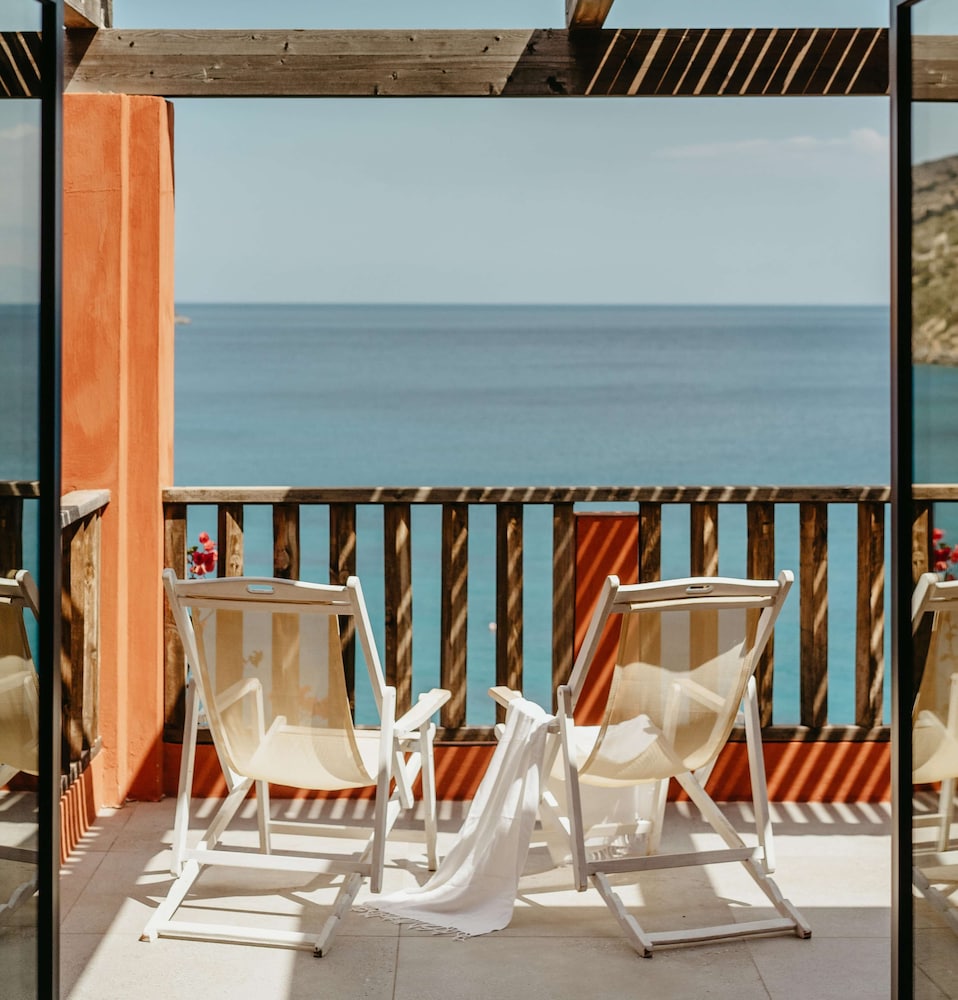 One Bedroom Serenity Sea Front suite photo 2