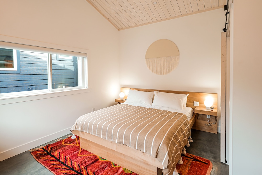 Studio, 1 King Bed photo 1