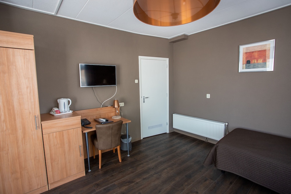 Standard Twin Room photo 1