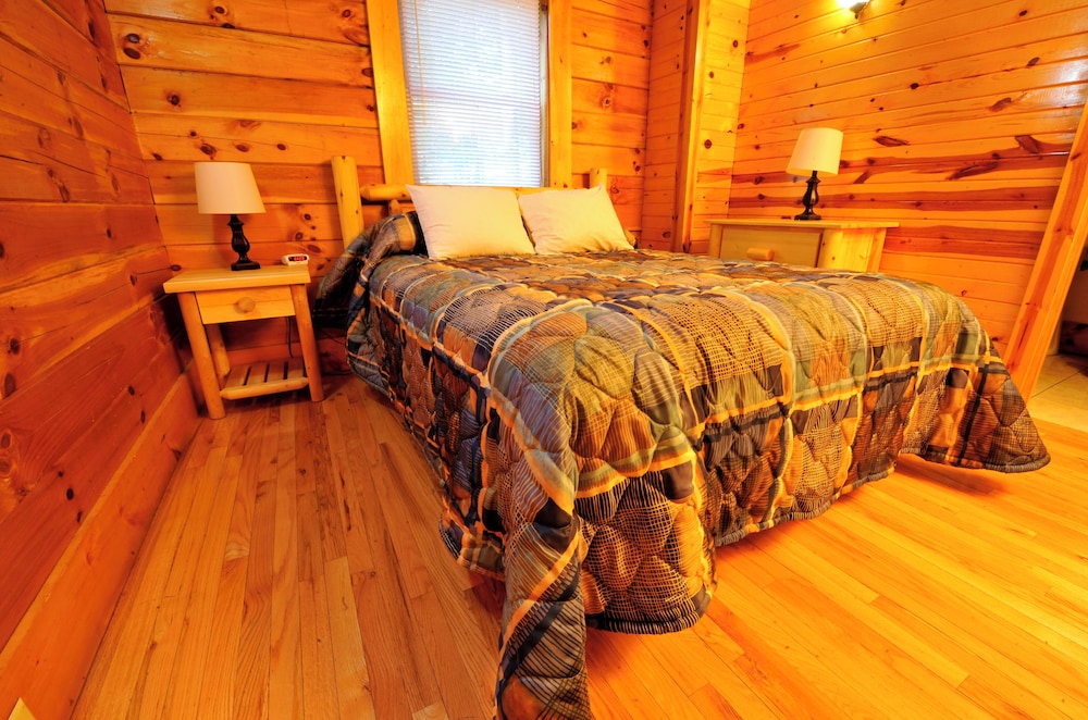 Family Cabin, 2 Bedrooms photo 1