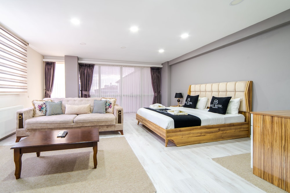Deluxe Studio Suite photo 3