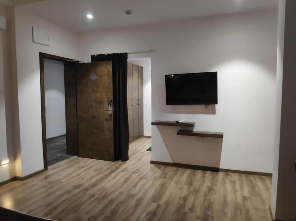 Deluxe Twin Room - Photo 3