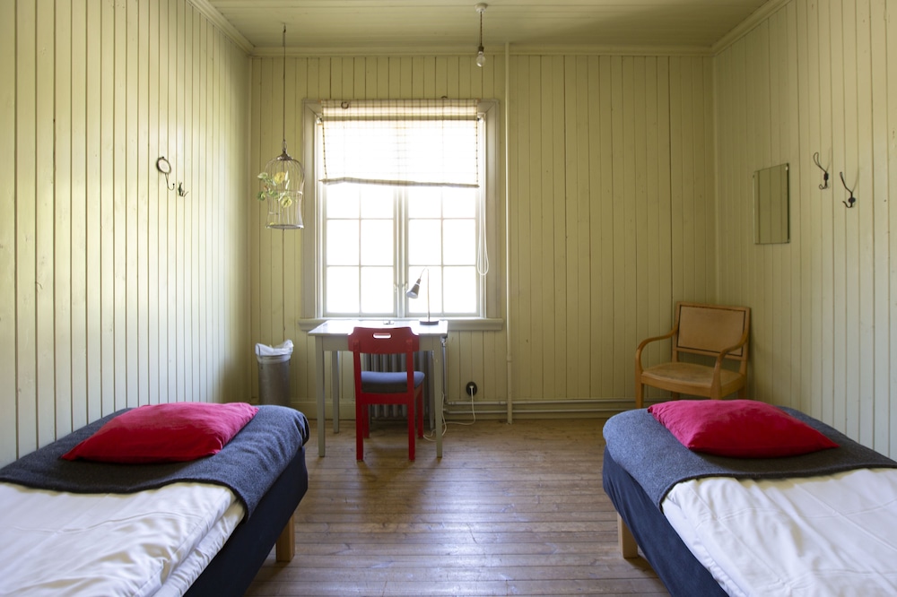 Twin Room, Shared Bathroom photo 1