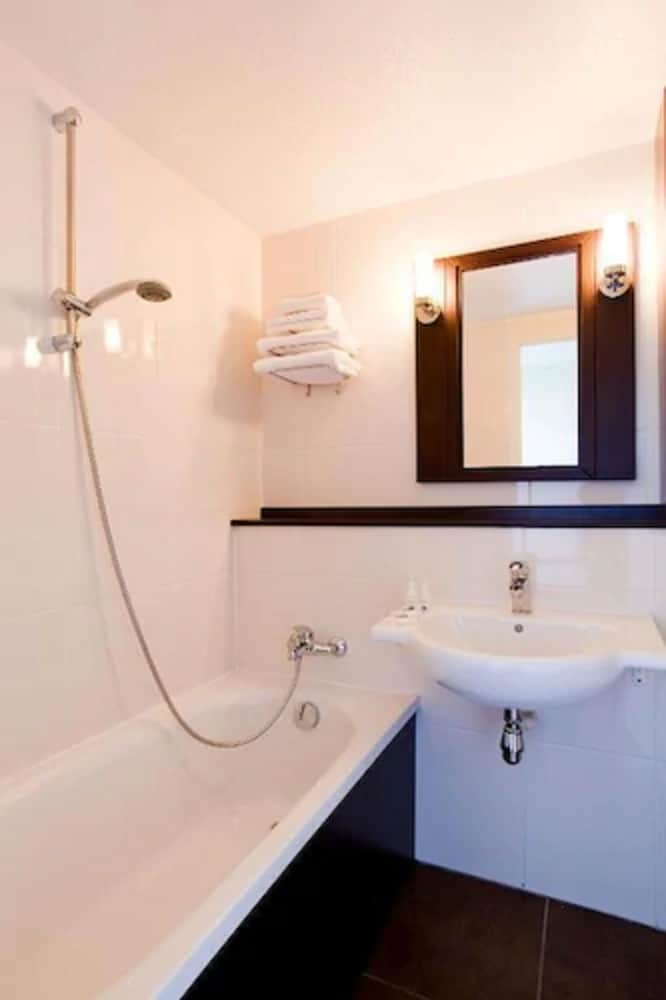 Double or Twin Room photo 3