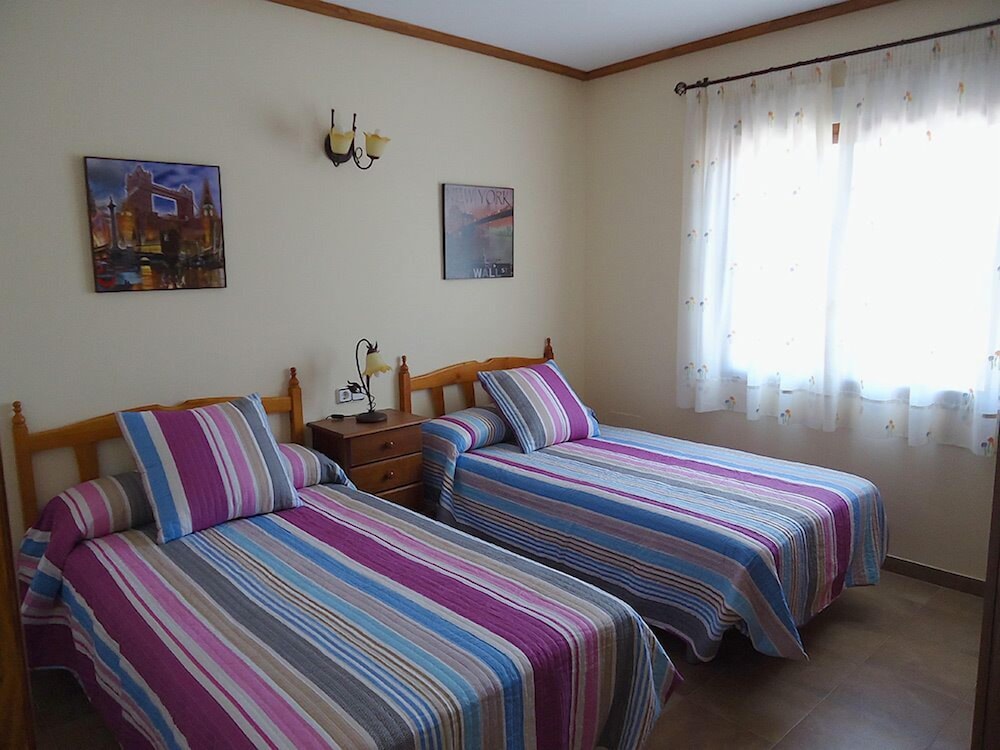 House, 4 Bedrooms photo 3