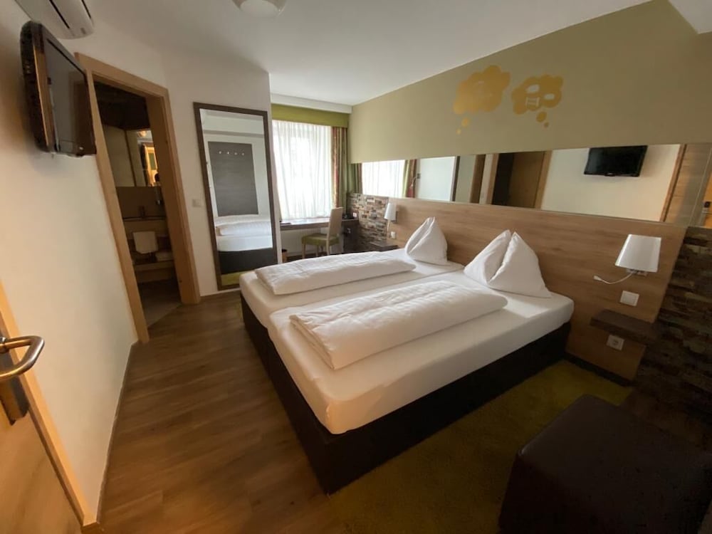 Economy Room, 1 Bedroom - Photo 2