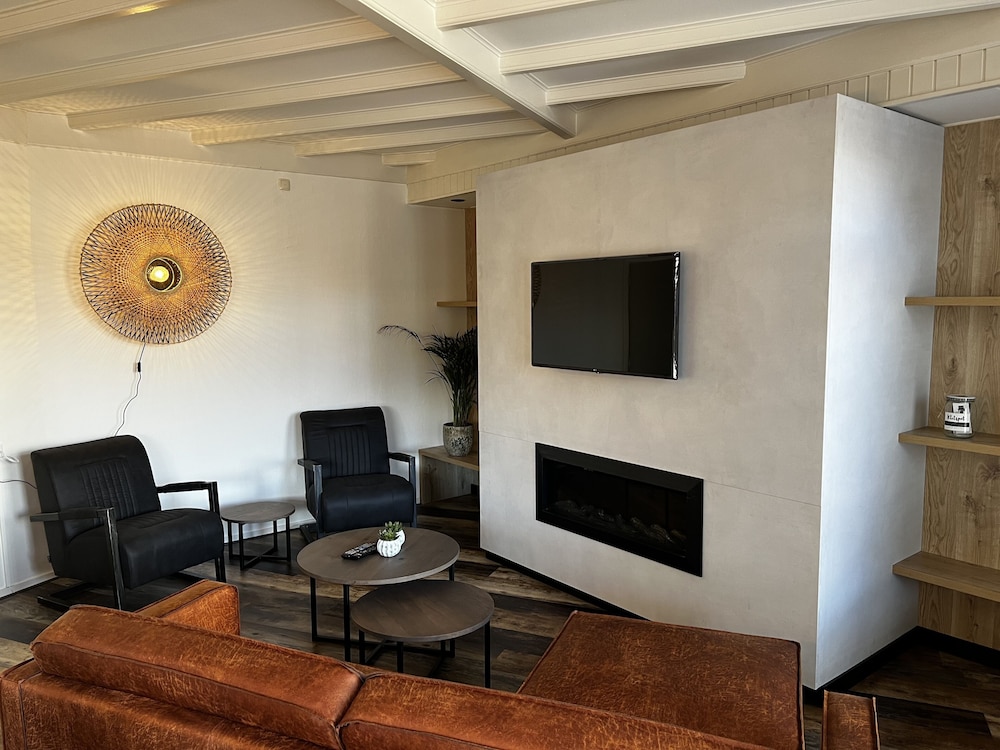 Family Apartment photo 3
