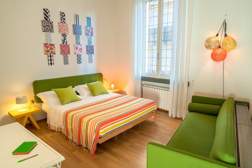 Triple Room (80s) photo 1