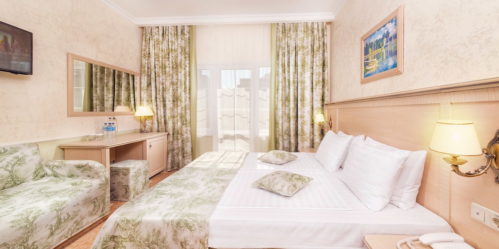 Family Quadruple Room (Superior) photo 3