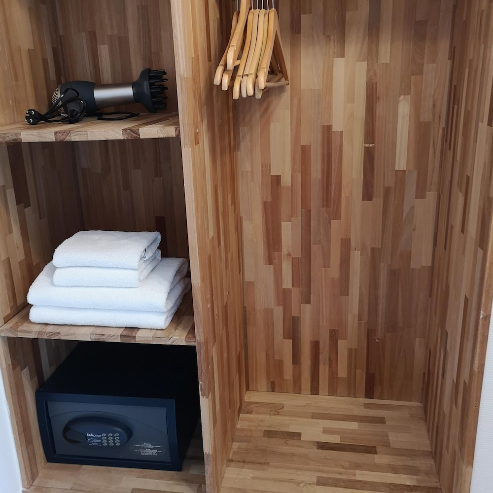 Basic Double Room (Stahlbadstrasse 2) photo 3