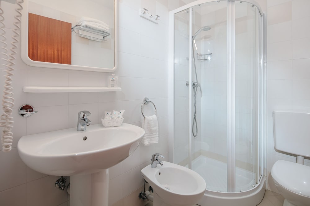 Double Room, Balcony - Photo 3