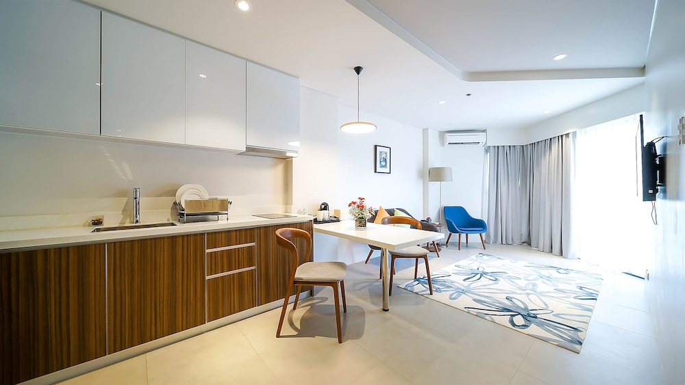 Suite, 1 Bedroom (guests age 18-59) - Photo 5