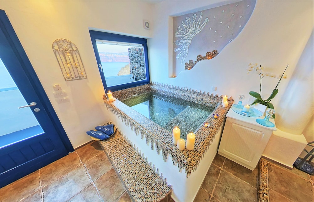 Senior Suite, Spa Bath, Sea View - Photo 2