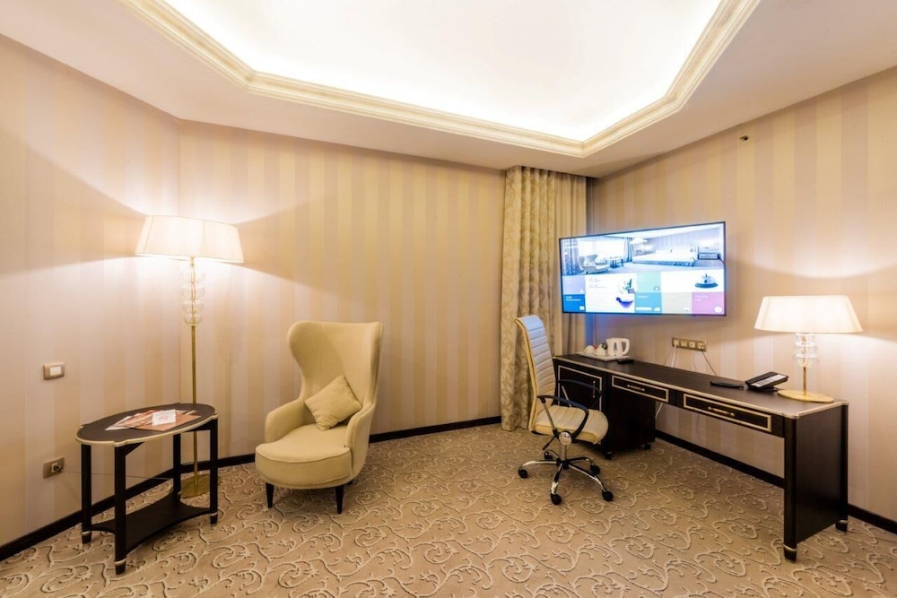 Executive Double Room, 1 King Bed - Photo 2