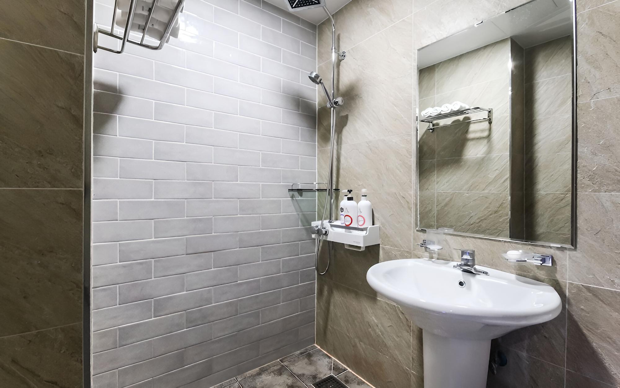 Room (Standard Room) - Photo 3