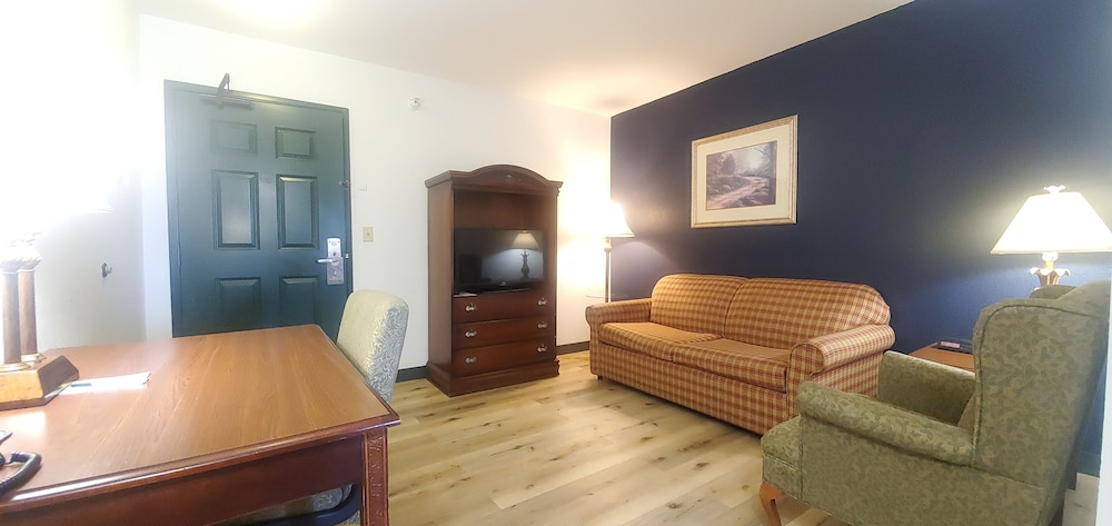 Suite, 1 King Bed, Non Smoking - Photo 8