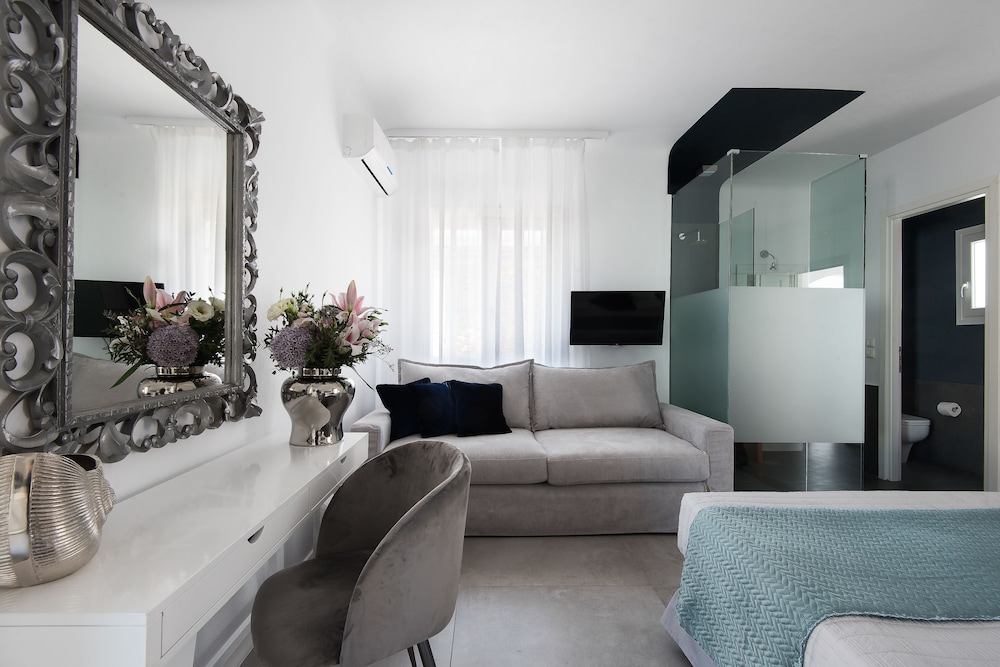 Grand Suite, 3 Bedrooms, Sea View (Outdoor Hot Tub) photo 2