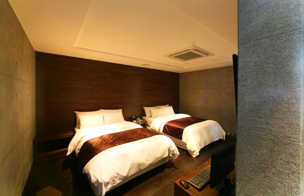 Premium Twin Room
