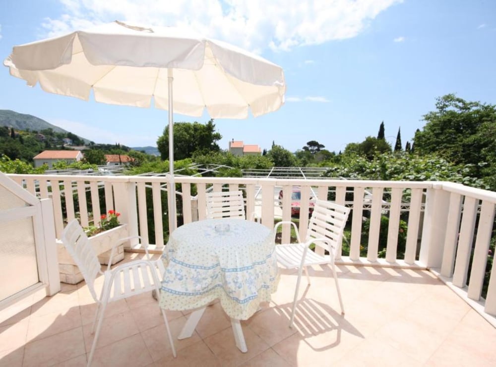 Room (Family Room With Sea View 6) photo 3