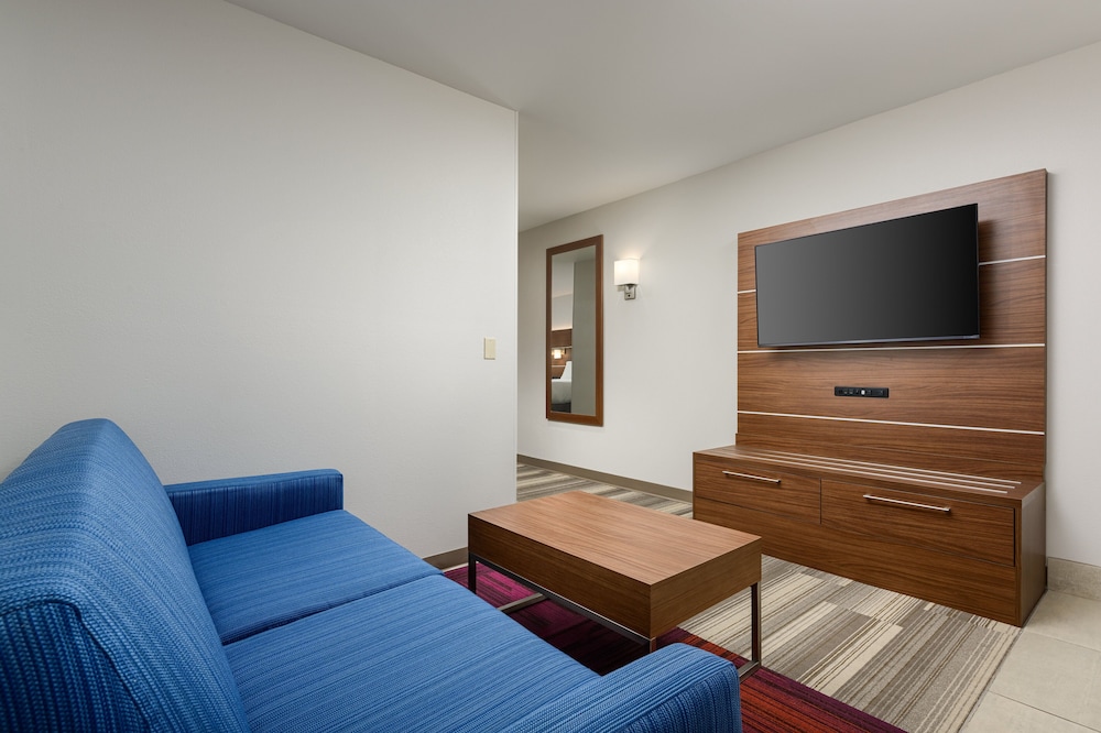 Room, 1 King Bed with Sofa bed (Wet Bar) - Photo 7