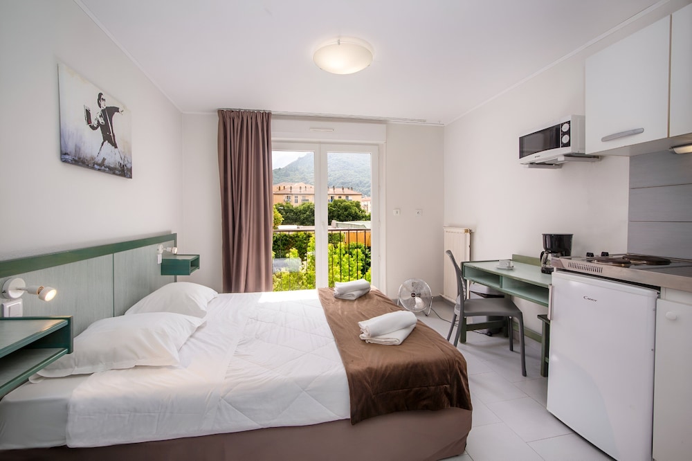 Basic Double Room photo 3