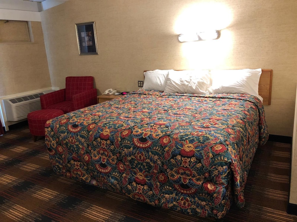 Standard Room, 1 King Bed - Photo 3