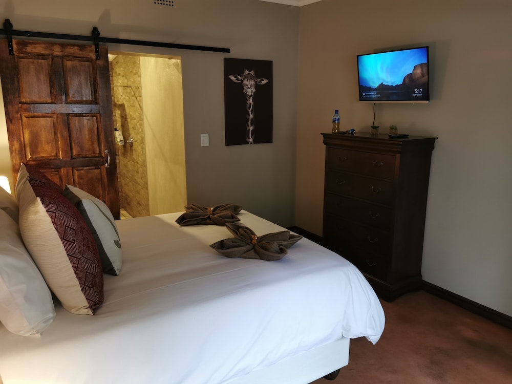 Superior Double Room, 1 Bedroom, Non Smoking, Courtyard Area photo 3