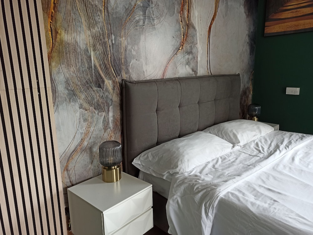 Superior Room, 1 Bedroom, Partial Lake View, photo 6