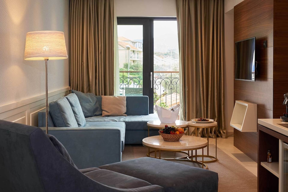 Huma Sea View Suite photo 1