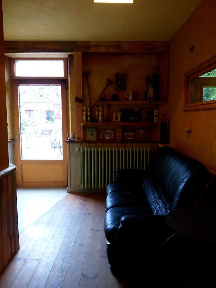 Standard Apartment, Park View (Naoned)