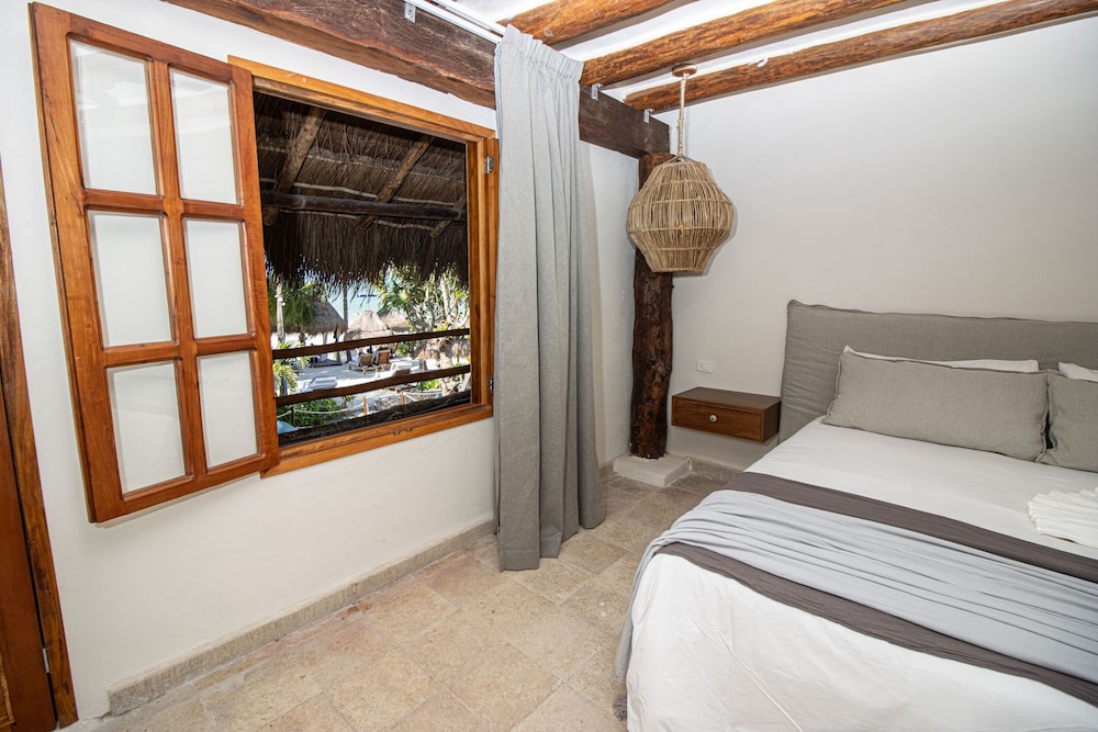Sea View Suite photo 2
