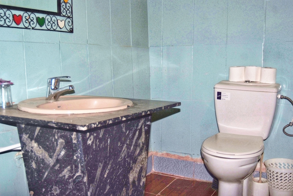 Traditional Triple Room, Private Bathroom - Photo 14