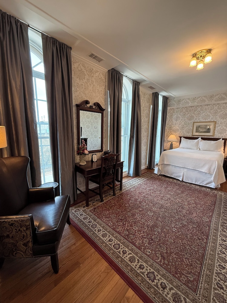 Premium Room, 1 QUEEN BED with the Riverview - Photo 1
