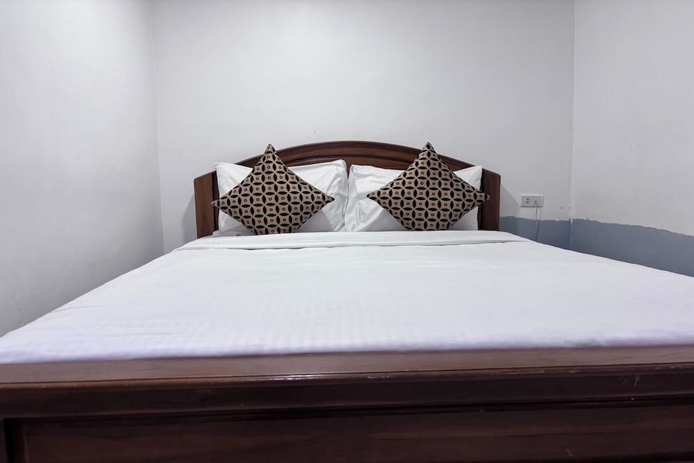 Deluxe Double Room, No Windows photo 3
