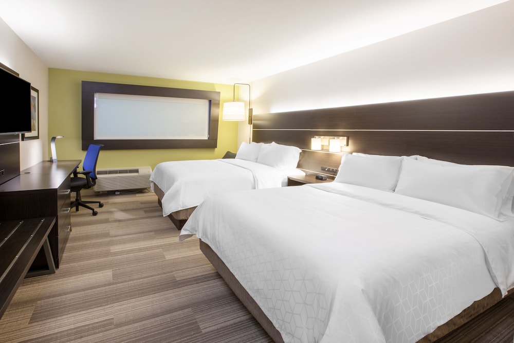 Suite, Multiple Beds - Photo 2
