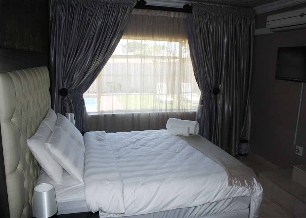 Luxury Room photo 2