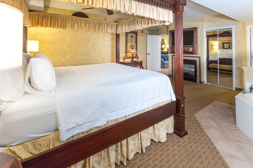 Presidential Suite, 1 King Bed, Non Smoking - Photo 3