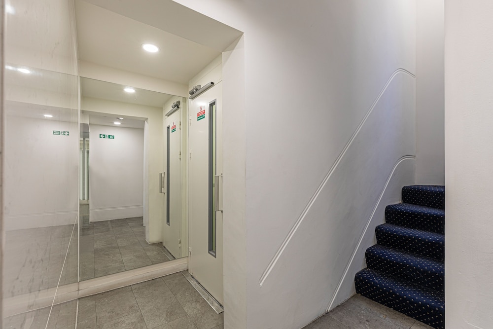 Penthouse, Ensuite photo 2