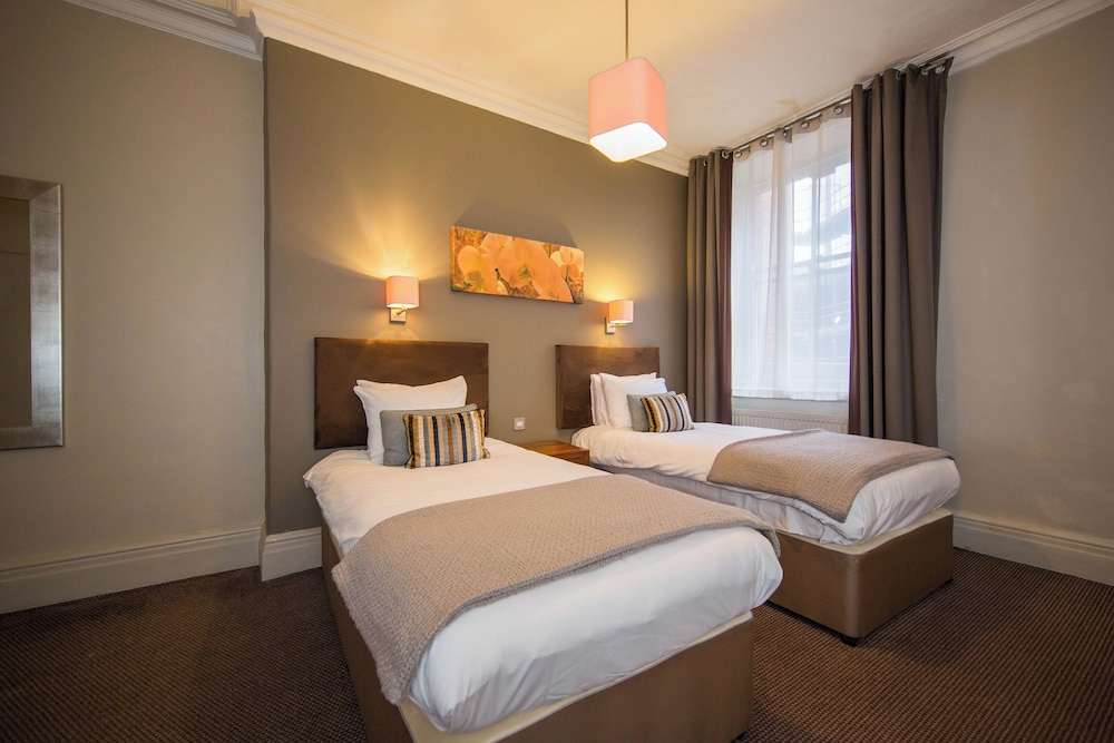 Standard Twin Room photo 2