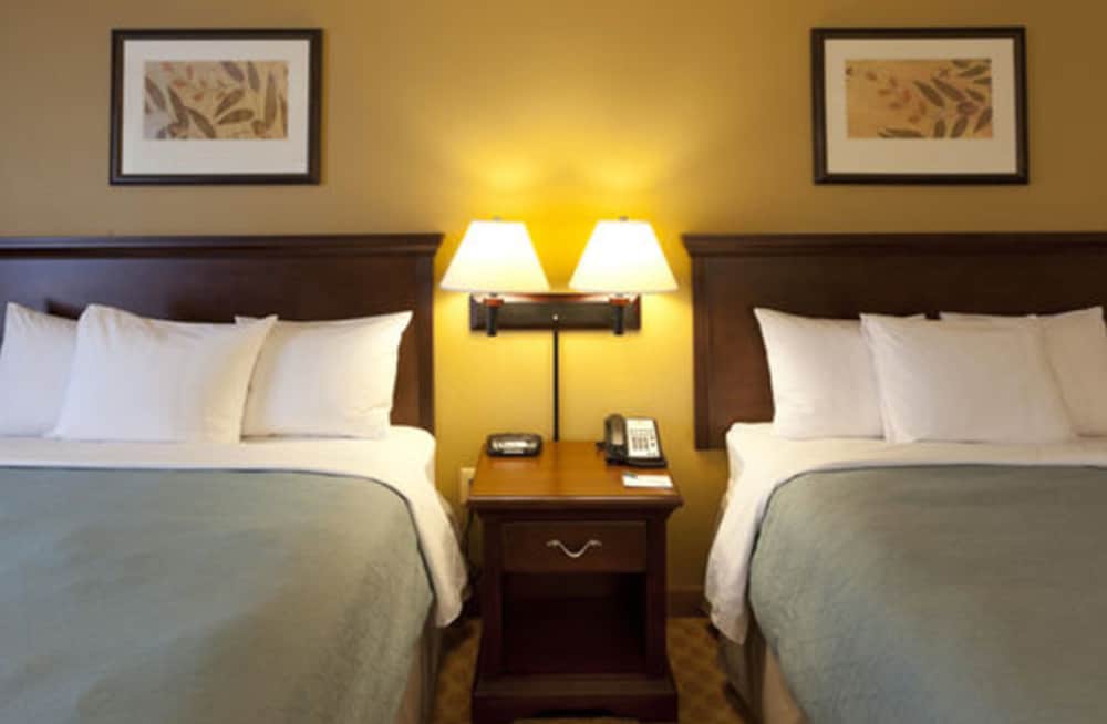 Room, 2 Queen Beds, Non Smoking - Photo 1