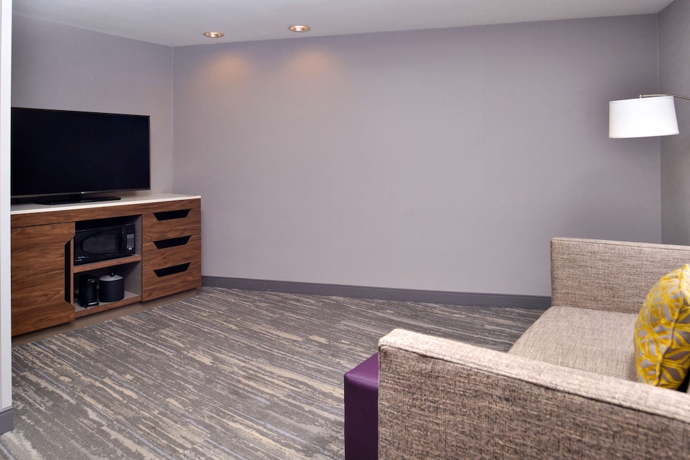 Studio Suite, 2 Queen Beds, Non Smoking - Photo 4