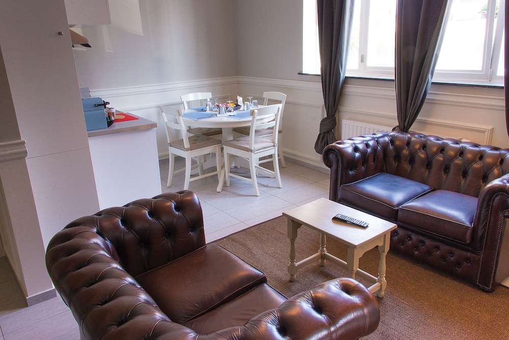 Family Apartment, 3 Bedrooms, Kitchen, Garden View