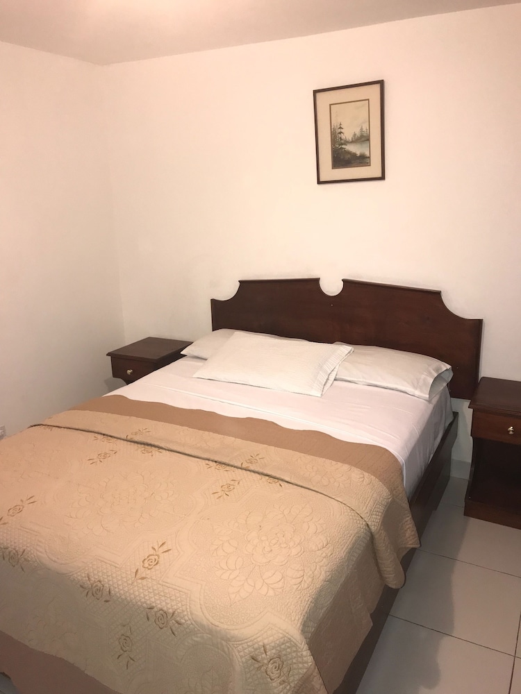 Single Room, 1 Queen Bed