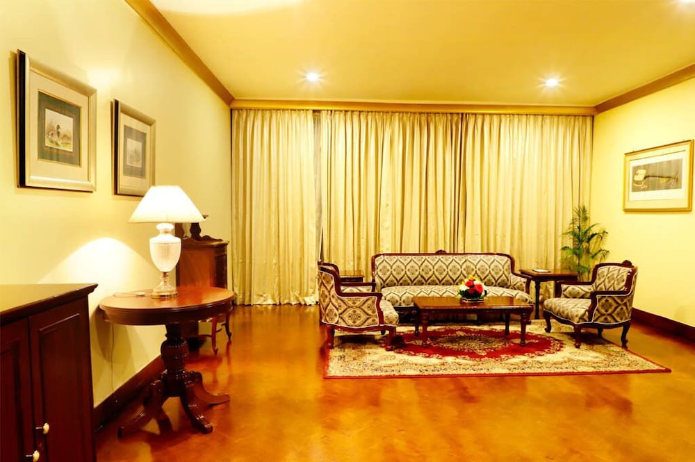 Luxury Suite
