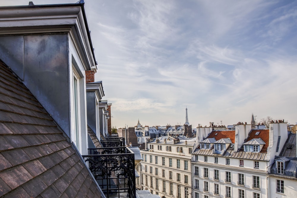 Deluxe room Eiffel view