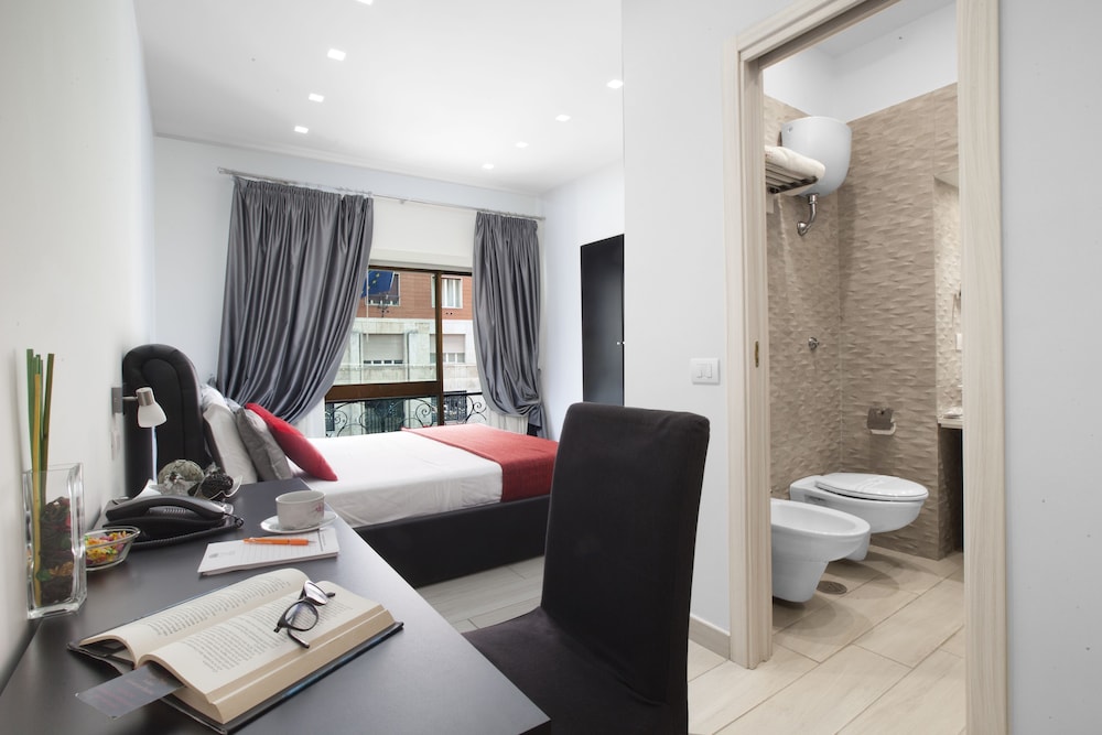 Superior Double Room, 1 Bedroom, Non Smoking, City View photo 3