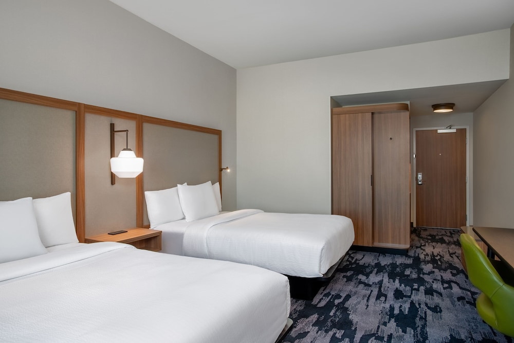 Room, 2 Queen Beds photo 3
