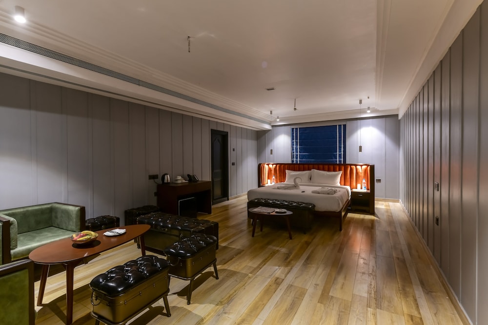 Suite - Photo 6