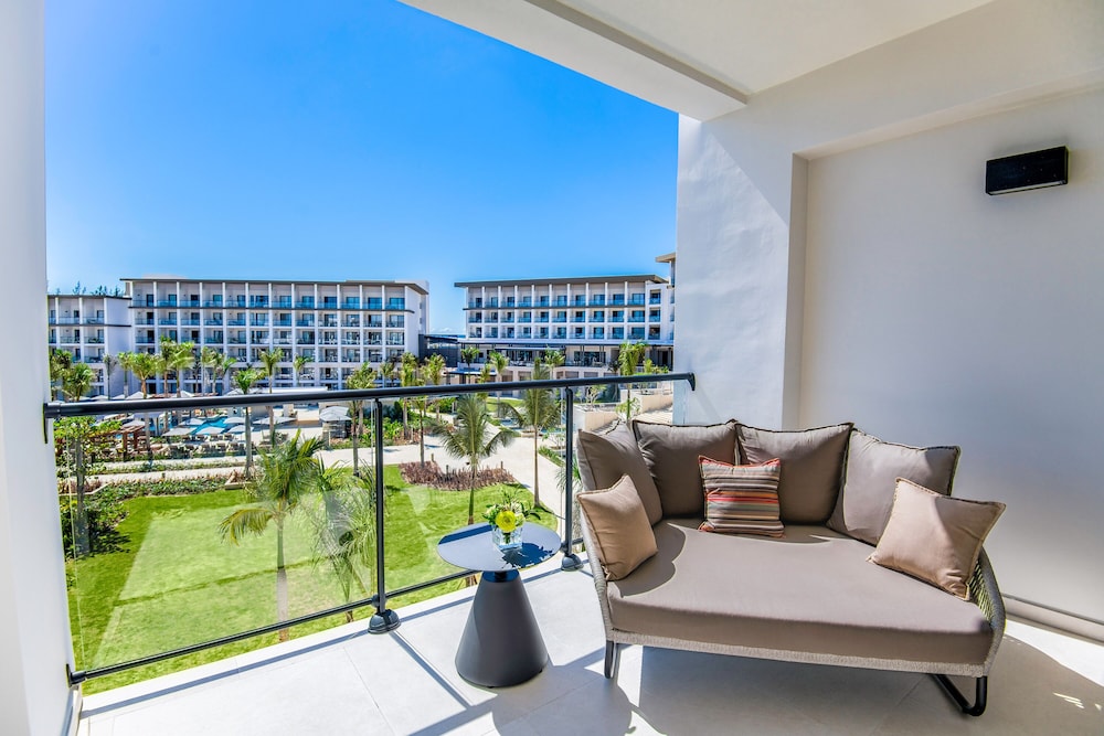 Resort View Junior Suite King